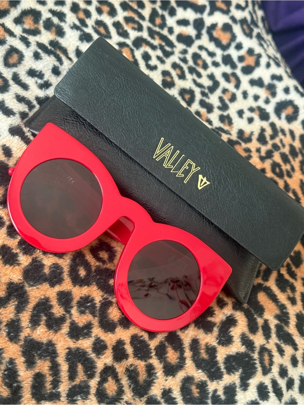Valley Eyewear Wolves red Sunglasses